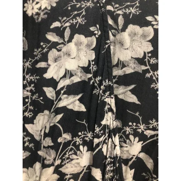 Lucky Brand V Neck floral wrap blouse size XS - Picture 5 of 6